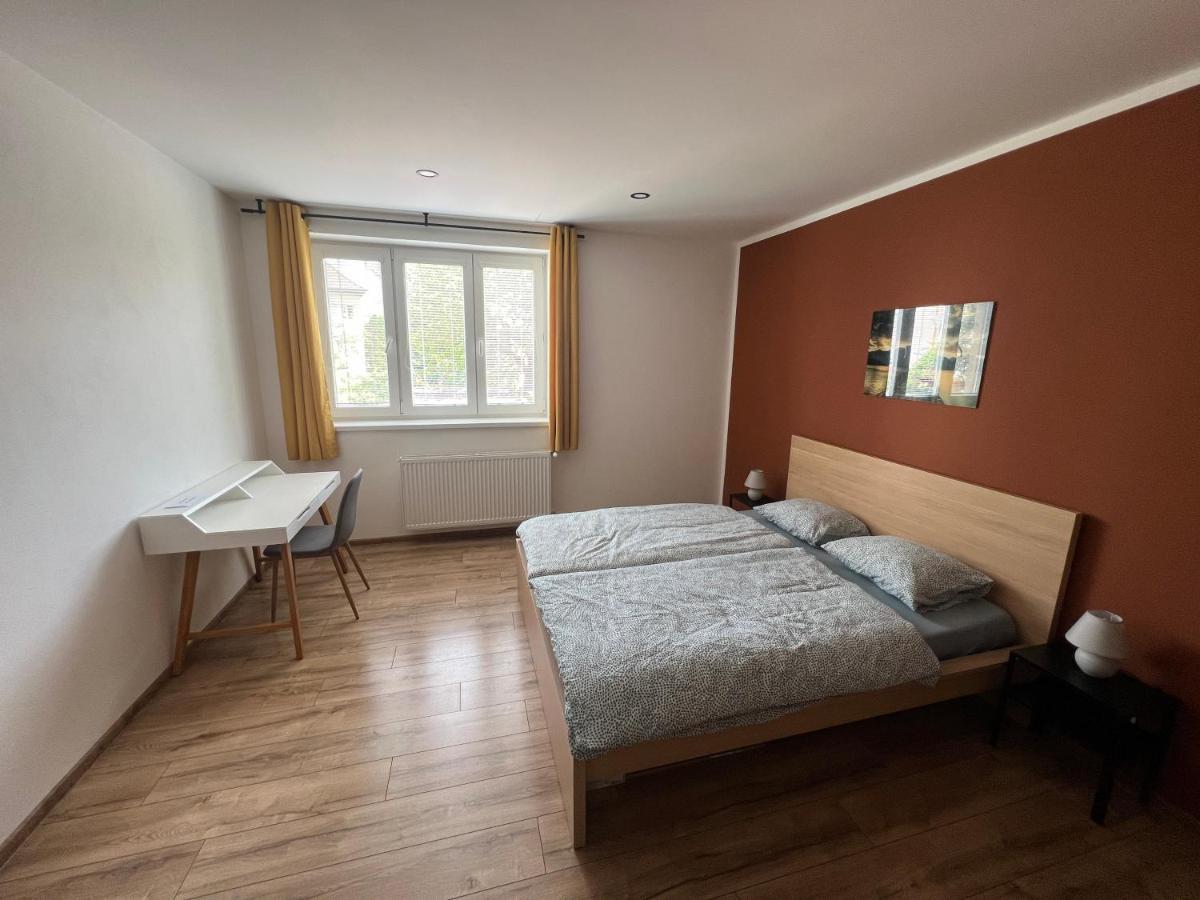 Elegantny Byt V Srdci Mesta Trencin Luaran gambar